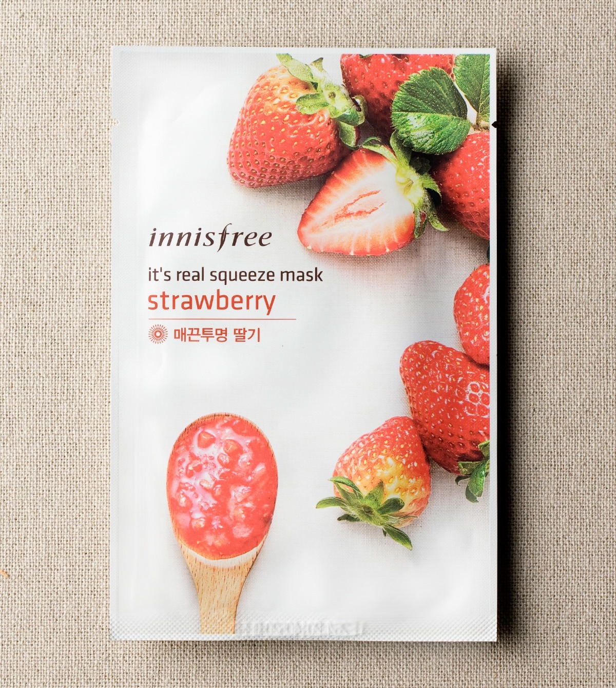 mat-na-mat-na-dau-tay-innisfree-its-real-squeeze-mask-strawberry-han-quoc-1027